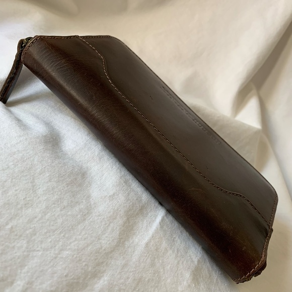 Montana Hudson 100% nubuck leather zip around wallet - Picture 5 of 6